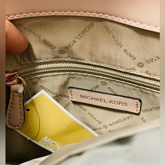 NWT Michael Kors Montgomery Large Pebbled Leather Satchel In Blossom Color - Picture 7 of 12